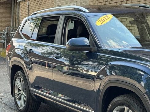 Used 2018 Volkswagen Atlas SEL w/ R-Line Package FWD image 4