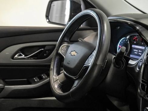 Used 2020 Chevrolet Traverse LT FWD image 21