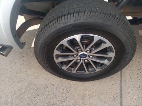 Used 2018 Ford F150 XLT w/ Equipment Group 302A Luxury image 8