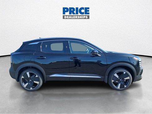 New 2026 Nissan Kicks SR w/ SR Premium Package AWD/4WD image 4