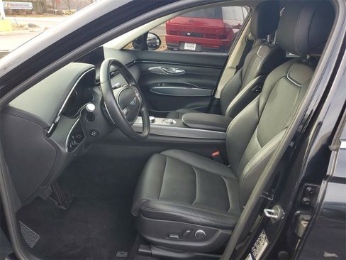 Used 2022 Genesis GV70 2.5T w/ Select Package image 12