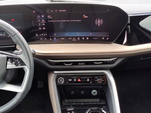 Certified 2025 Audi Q5 Premium Plus w/ Premium Plus image 24