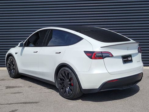 Used 2022 Tesla Model Y Performance AWD/4WD image 3