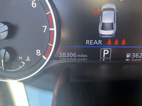 Used 2025 Nissan Altima 2.5 SV FWD image 40