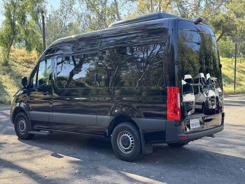 Used 2024 Mercedes-Benz Sprinter 2500 image 3