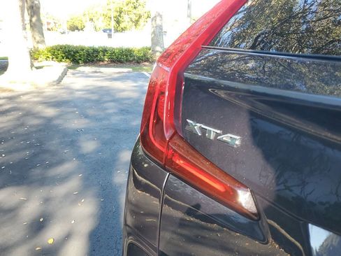 Used 2022 Cadillac XT4 Premium Luxury w/ Enhanced Visibility Package image 27