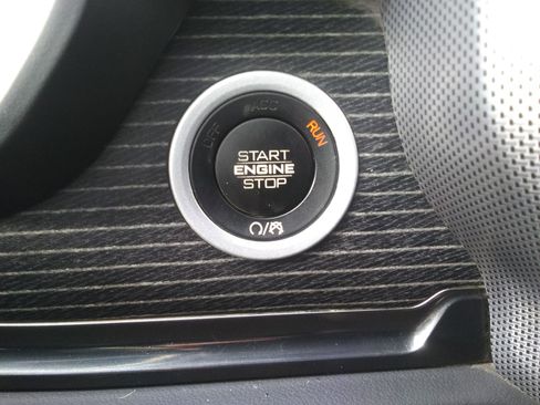 Used 2021 RAM 1500 Limited w/ Body Color Bumper Group image 17