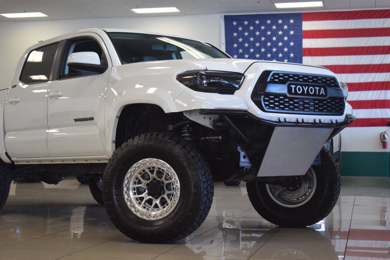 Used 2017 Toyota Tacoma SR5 RWD image 9