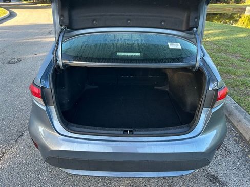 Used 2022 Toyota Corolla LE image 10