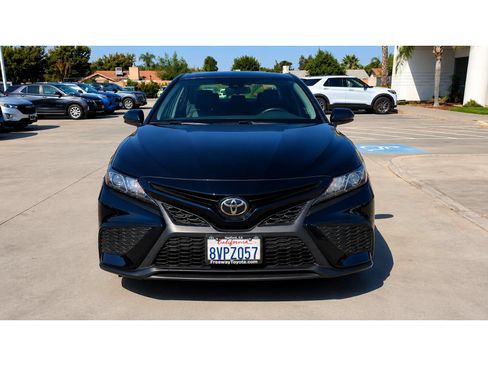 Used 2021 Toyota Camry SE w/ Carpet Mat Package (TMS) FWD image 5