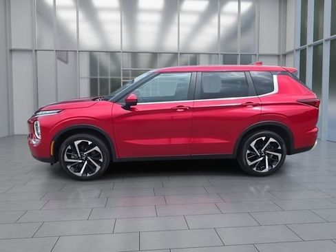 Used 2023 Mitsubishi Outlander SE AWD/4WD image 5