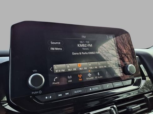 Certified 2024 Nissan Pathfinder SV image 5