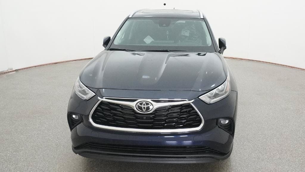 New 2026 Toyota Highlander Limited AWD/4WD image 2