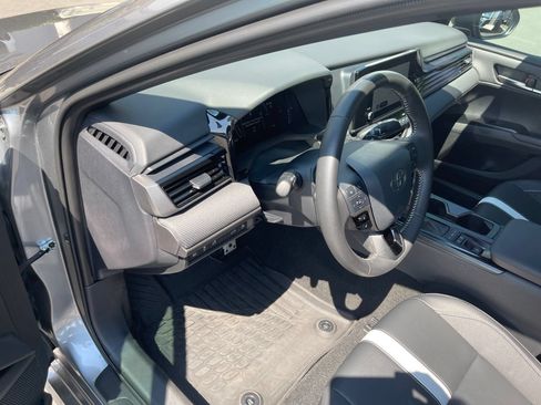 Used 2026 Toyota Camry SE FWD image 26