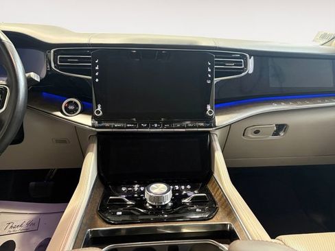 Used 2023 Jeep Grand Wagoneer Series II image 9