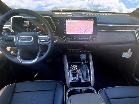 New 2026 GMC Canyon Denali w/ LPO, Denali Black Edition image 5