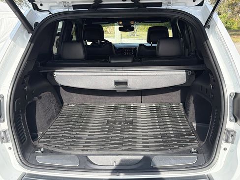 Used 2019 Jeep Grand Cherokee Limited X image 12