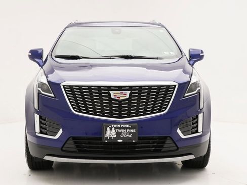 Used 2025 Cadillac XT5 Premium Luxury image 3
