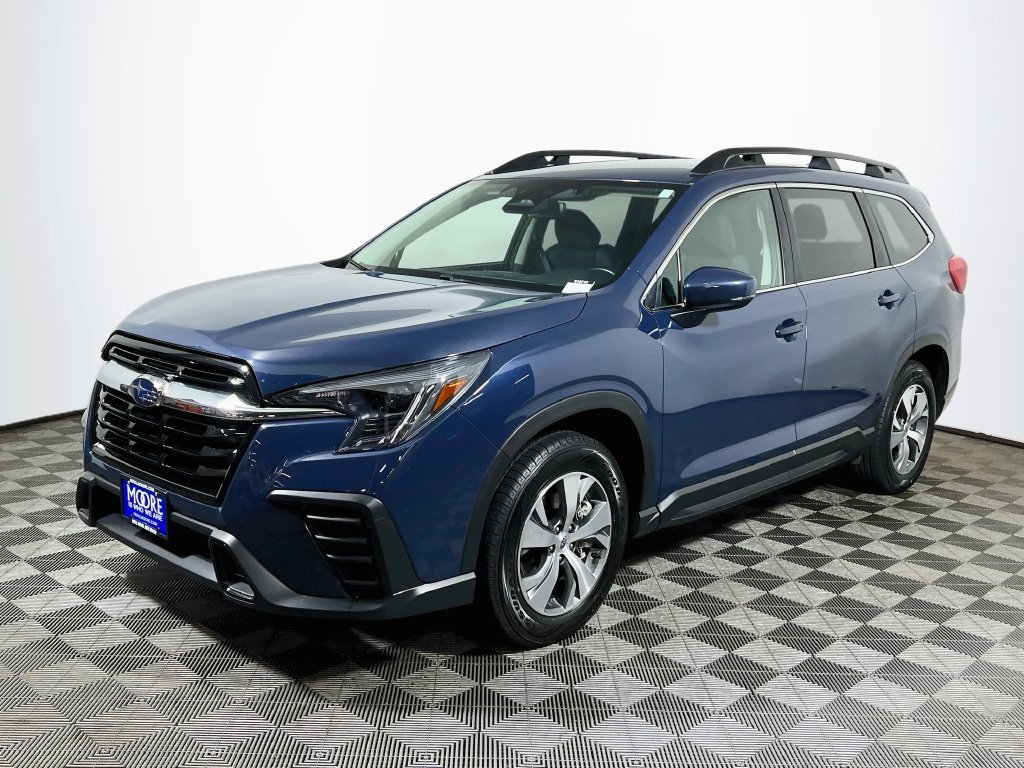 Used 2025 Subaru Ascent Premium AWD/4WD image 3