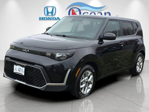 Used 2023 Kia Soul S FWD image 7
