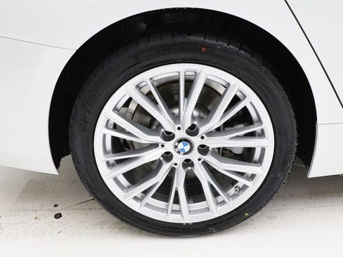 Used 2024 BMW 330i xDrive Sedan w/ Convenience Package image 10