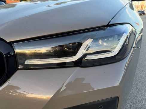 Used 2022 BMW 530e w/ M Sport Package image 34