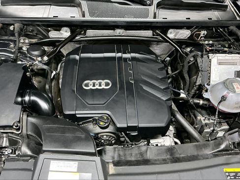 Used 2023 Audi Q5 2.0T Premium w/ Convenience Package image 13