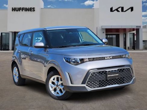 Certified 2025 Kia Soul LX w/ LX Technology Package FWD image 1
