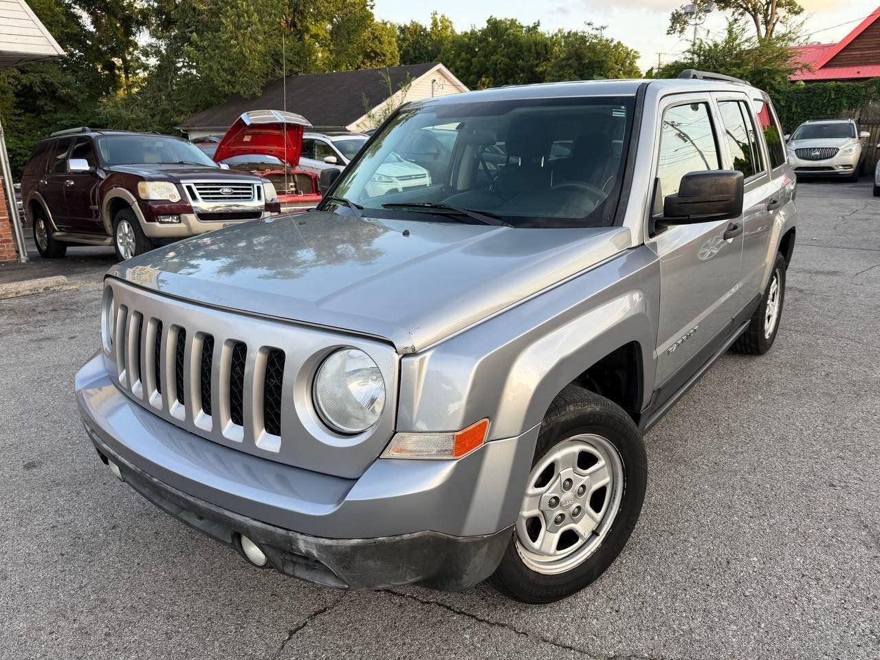 Used 2014 Jeep Patriot Sport FWD image 3