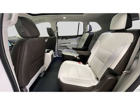 Used 2025 GMC Acadia Denali w/ Super Cruise Package AWD/4WD image 15
