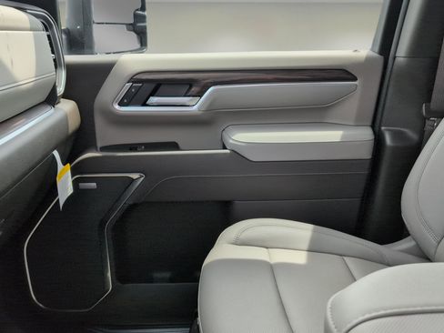 New 2025 GMC Sierra 2500 SLT w/ SLT Convenience Package image 12