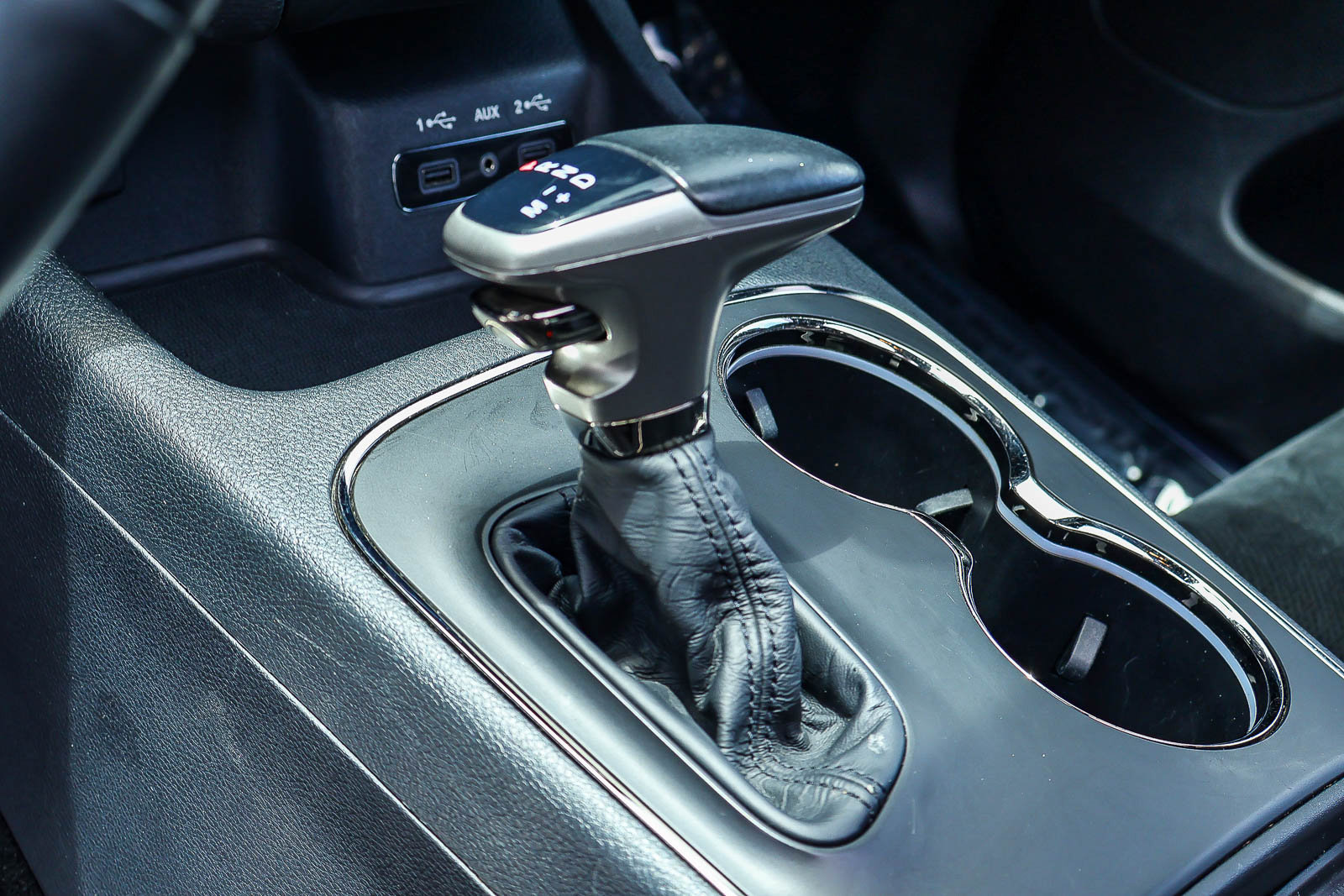 Used 2018 Dodge Durango SRT w/ Technology Group AWD/4WD image 11