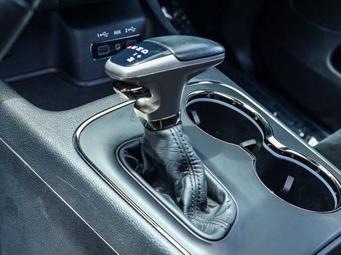 Used 2018 Dodge Durango SRT w/ Technology Group AWD/4WD image 11