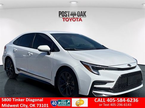 Used 2025 Toyota Corolla SE image 1