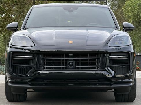 Certified 2024 Porsche Cayenne Turbo GT image 10
