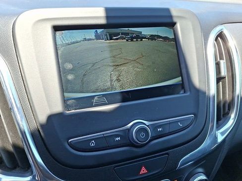 Used 2019 Chevrolet Equinox LT FWD image 17