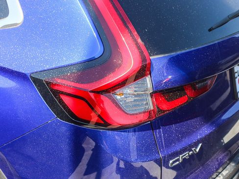 Used 2025 Honda CR-V EX-L image 11