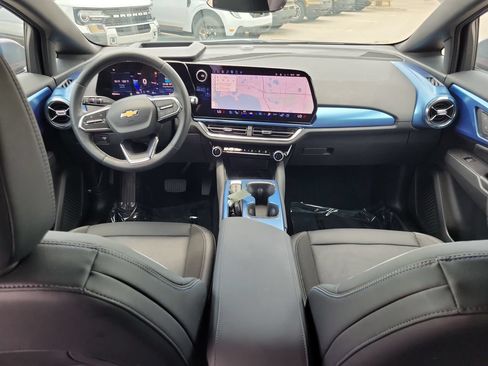 Used 2025 Chevrolet Equinox EV LT w/ Convenience Package II FWD image 11