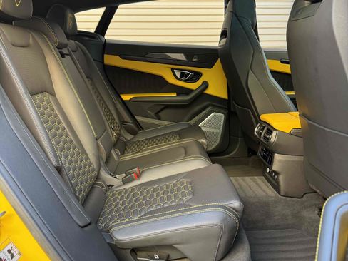 Used 2021 Lamborghini Urus image 54