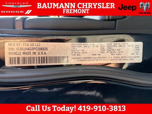 Used 2023 Jeep Grand Cherokee Laredo w/ Luxury Tech Group I AWD/4WD image 30