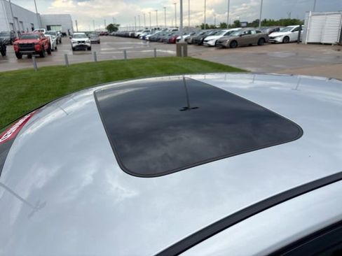 Used 2023 Nissan Altima 2.0 SR FWD image 12