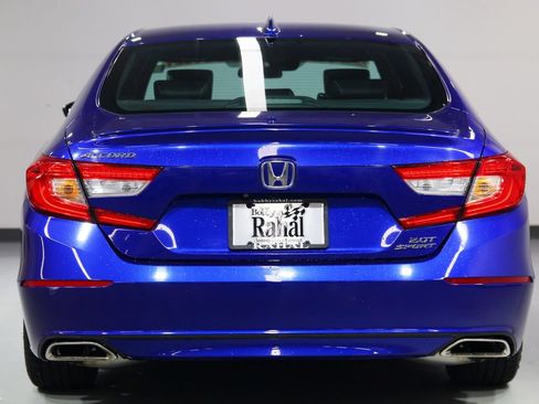 Used 2018 Honda Accord Sport image 2