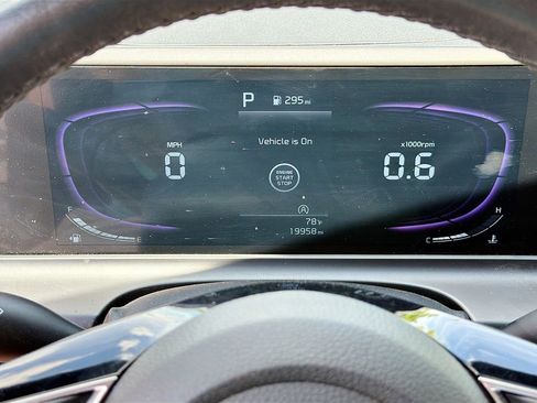 Used 2025 Kia Seltos S FWD image 31