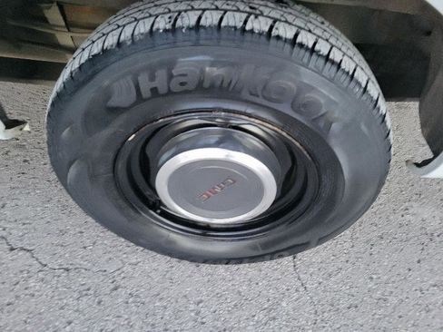 Used 1992 GMC Safari XT image 10