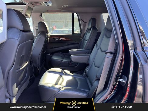 Used 2019 Cadillac Escalade Luxury w/ Escalade Sport Edition image 12
