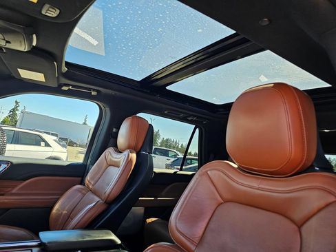 Used 2019 Lincoln Navigator Reserve AWD/4WD image 19