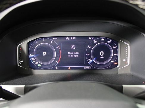 Used 2023 Volkswagen Atlas SE w/ Panoramic Sunroof Package image 15