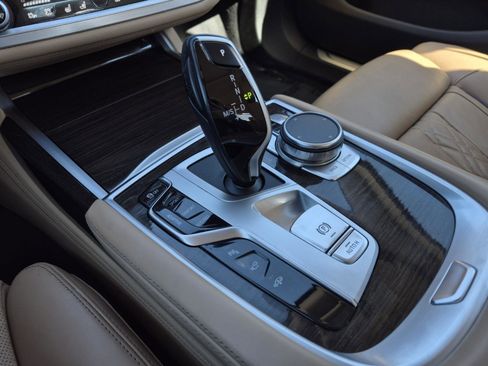 Certified 2022 BMW 740i xDrive image 17