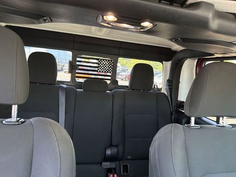 Used 2021 Jeep Gladiator Sport AWD/4WD image 13