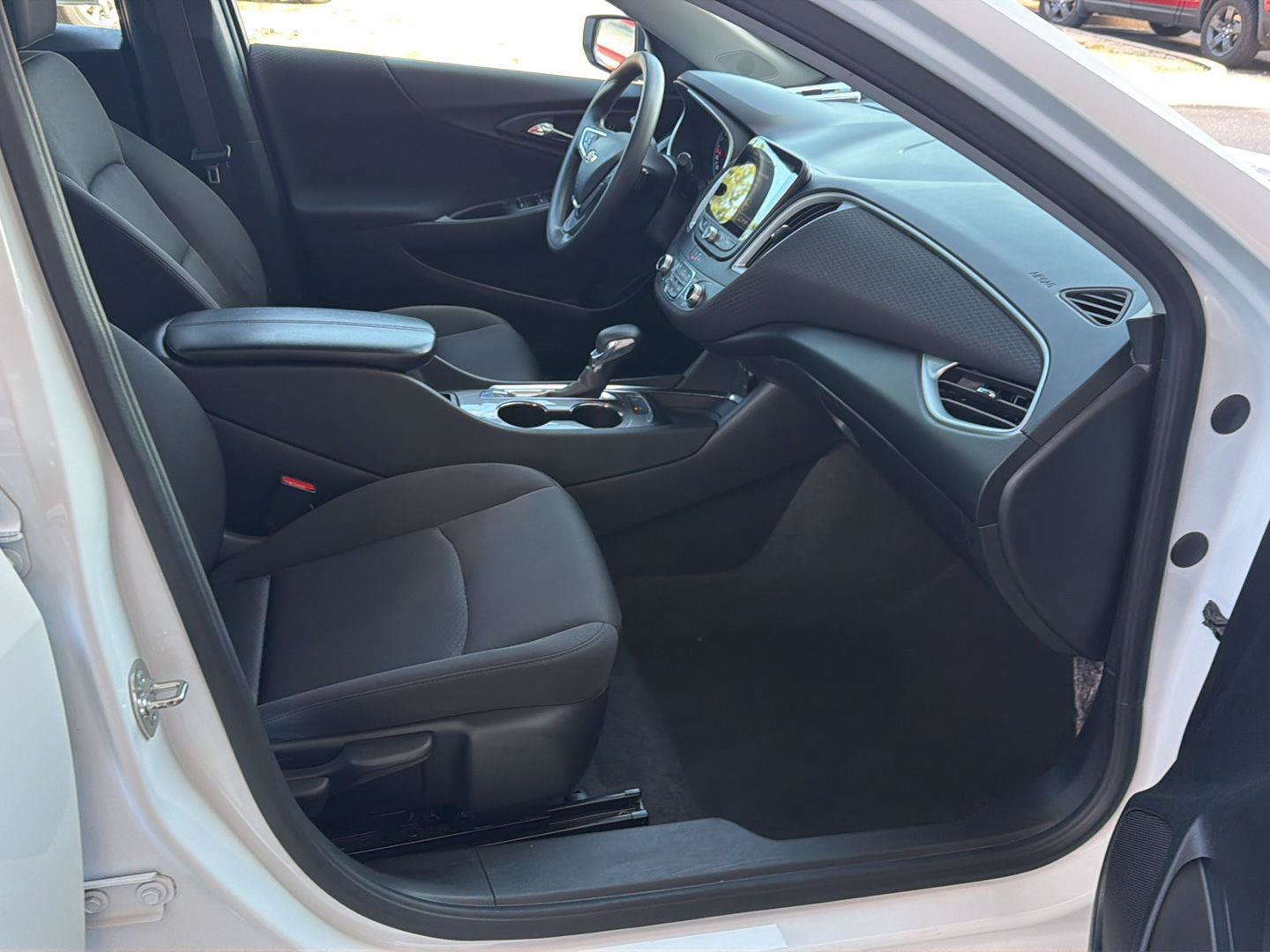 Used 2024 Chevrolet Malibu LT FWD image 13